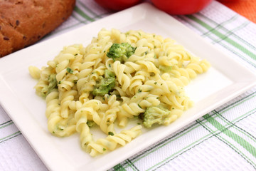 nudeln mit broccoli