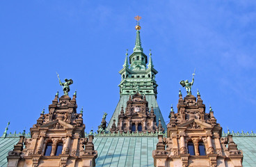 Fototapeta premium Hamburg: Türme des Rathauses