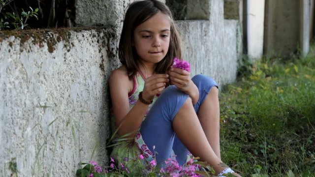 faire un petit bouquet et jeter les fleurs en l'air