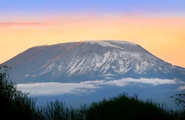 Crédence en verre imprimé Kilimandjaro Lever du soleil sur le mont Kilimandjaro