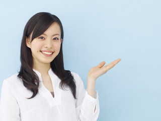 女性・ブルーバック