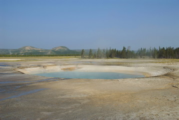 Fototapeta na wymiar Opal pool, Yellowstone national park