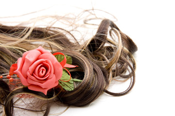 Perücke mit Rose