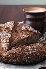 Wholemeal bread and milk