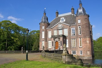 Fototapeta na wymiar Biljoen Castle, a 16th-17th C. mansion in Velp, The Netherlands