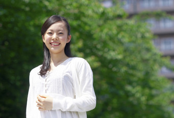 女性・新緑