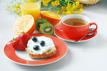 Gesunder Frühstückstisch