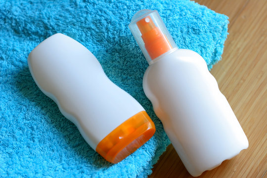 cr&egrave;me et lait solaire pour bronzer prot&eacute;g&eacute;