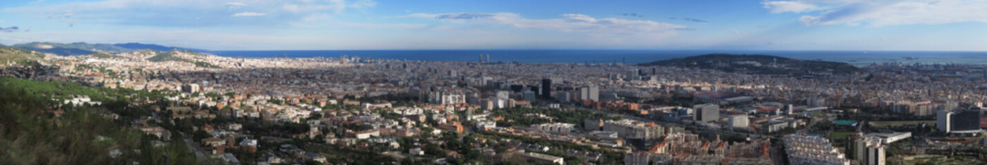 Fototapeta na wymiar Barcelona panoramic view of the city