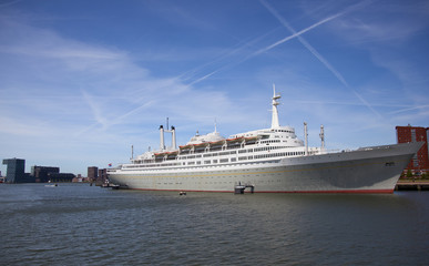 Fototapeta na wymiar old passenger ship in the harbour of rotterdam