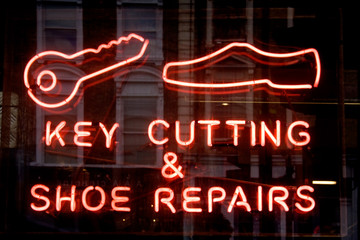 Key cutting & shoe repairs neon sign