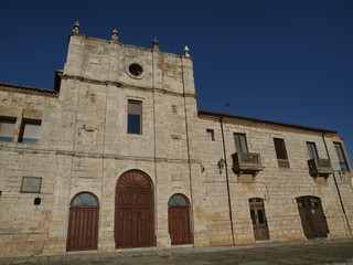 Fototapeta na wymiar Palacio en Toro (Zamora)