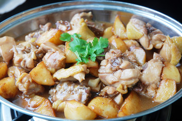 close up of potato chicken on the plate