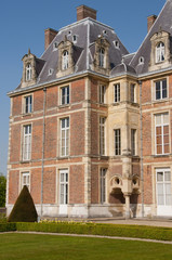 Fototapeta na wymiar Le parc du château d'Eu (76) et son jardin à la française (roser