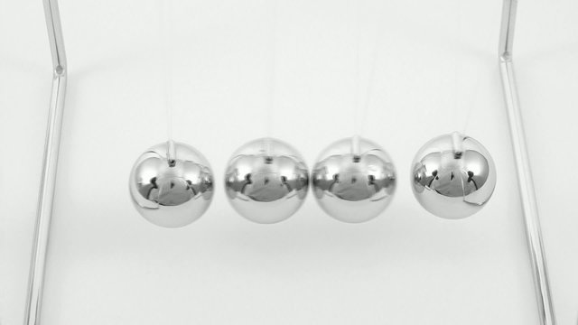 Newton Pendel quer - Newton Cradle