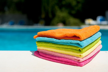 Fototapeta na wymiar towels near the swimming pool