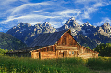 Fototapeta na wymiar Old Barn Mormon w Tetons