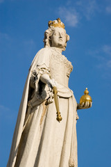 Fototapeta na wymiar Queen Anne statue, St Paul's cathedral, London