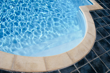 Bord de piscine