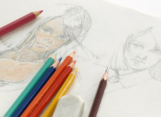 色鉛筆と少女のスケッチ