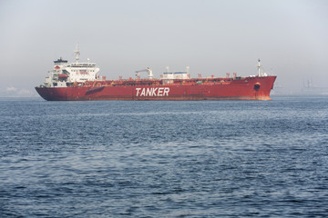 Oil Tanker 1 no logo - 23059795