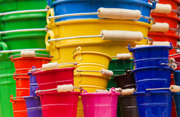 bunte Blecheimer