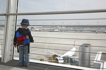 Kleiner Mann auf Reisen