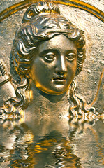 Blason d'Athéna en or avec reflet