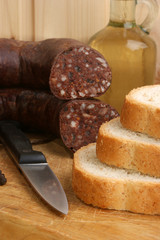 hausgemachte Blutwurst mit Brot