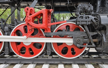 Fototapeta premium Old steam locomotive wheels