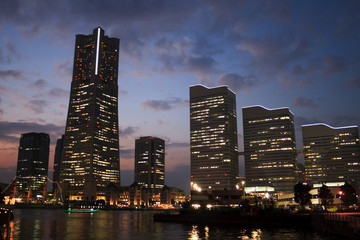 Fototapeta na wymiar Yokohama Skyline at Dusk