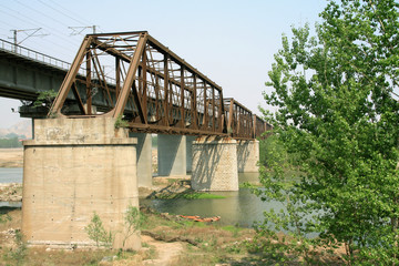 Fototapeta na wymiar iron bridge