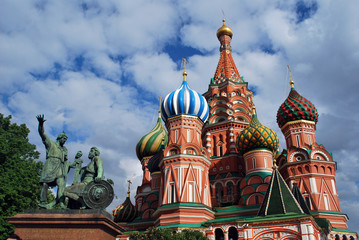 Fototapeta na wymiar Eglise Saint Basile à Moscou