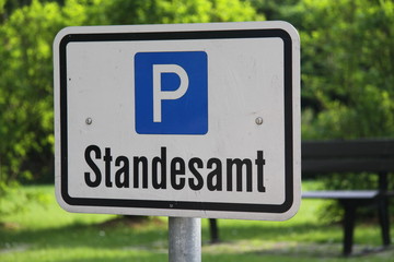 Parkplatzschild Standesamt grünbg