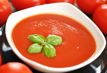 Suppe in einer Schale