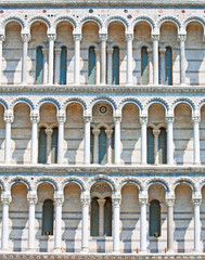 Fototapeta na wymiar Duomo fasada średniowiecza