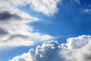 NUAGES BLEUS