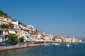 Fototapeta na wymiar Wioska na wybrzeżu Grecji