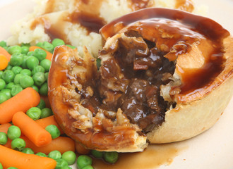 Steak Pie with Mash & Vegetables