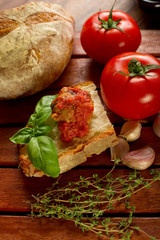 meatball over slice bread-polpetta su pane
