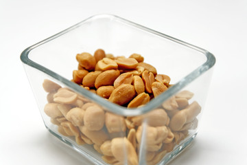 Peanuts in a glasbowl