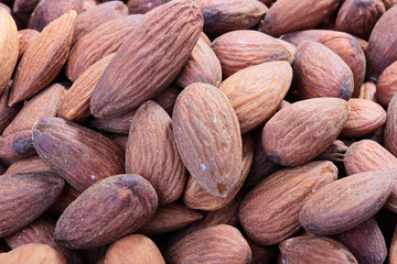 Almond nut