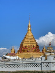 Fototapeta premium Myanmar, Inle lake - Main Paya top