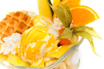Fruchteisbecher
