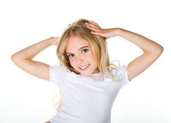 Fototapeta premium Portret pięknej małej dziewczynki