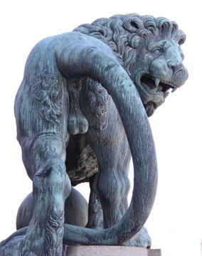 Lion de dos, statue
