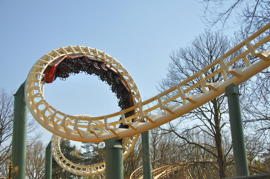 Parc d'attractions, looping