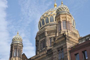 Fototapeta na wymiar jüdische synagoge in berlin
