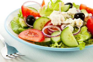 Vegetable salad with cheese