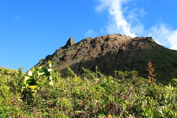 Série volcan : dôme de la soufrière en Guadeloupe.